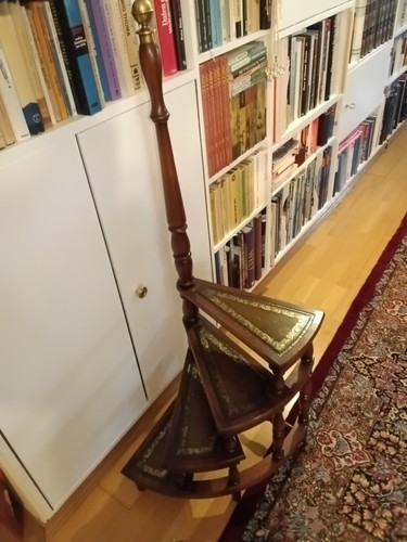 Büchertreppe bücherleiter - büchertreppe,