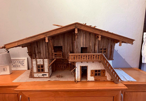 Handmade krippenstall aus holz - aus,